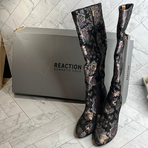 NWT Reaction Kenneth Cole Womens Time To Step Black Multi Floral Print Boots 7M - Picture 2 of 9
